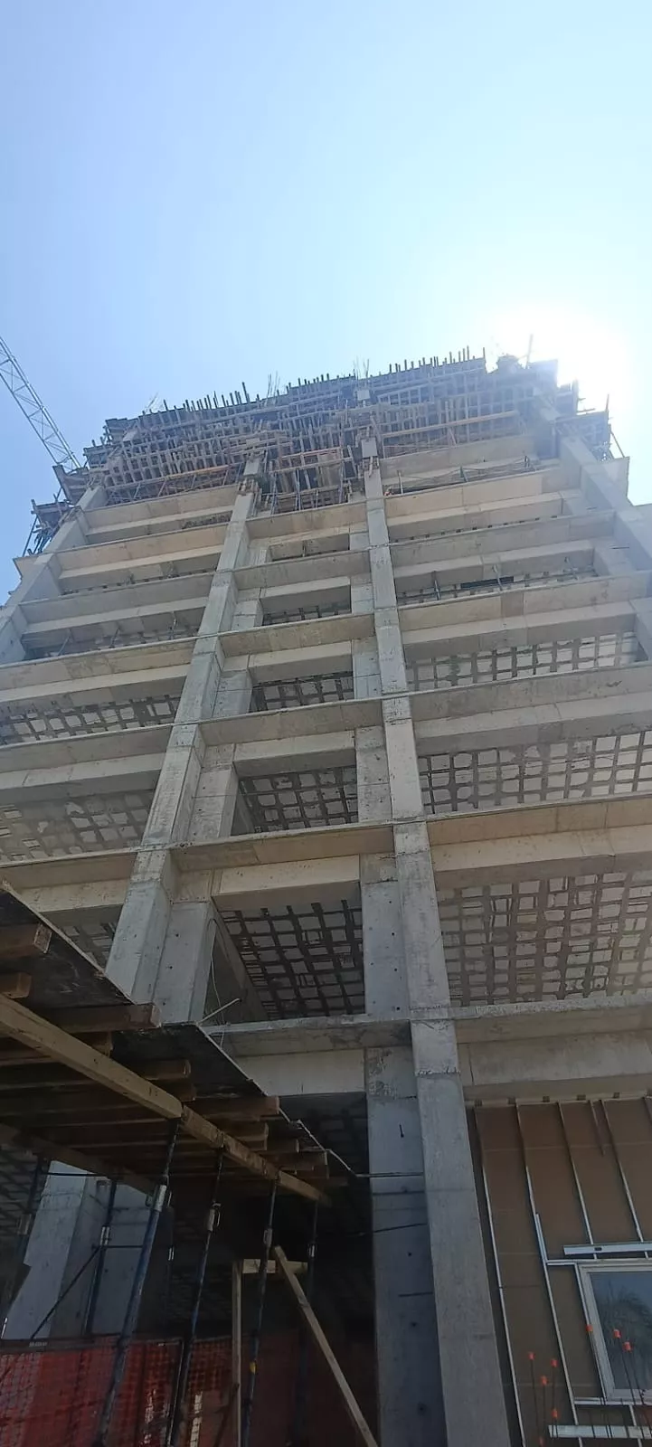 Construcción torre valta 1000 kva media y baja tensión